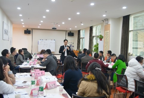 這是安徽亞太船用錨鏈鏈接鏈環(huán)的尺寸圖”