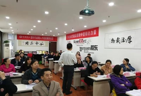 這是安徽亞太船用錨鏈附件卸扣的實(shí)物圖